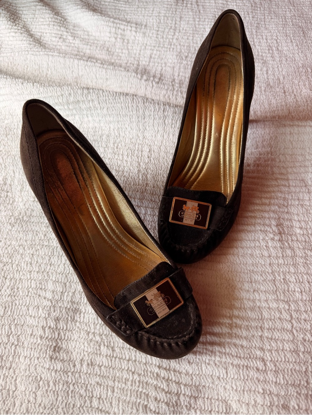 Coach Kandace Pumps Dark Brown Suede Heels with Gold Logo Plaque